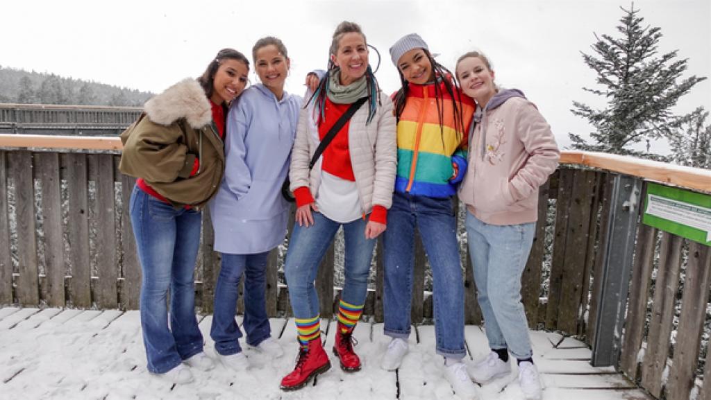 Die TanzAlarm Kids machen einen Ausflug mit Mai Cocopelli.