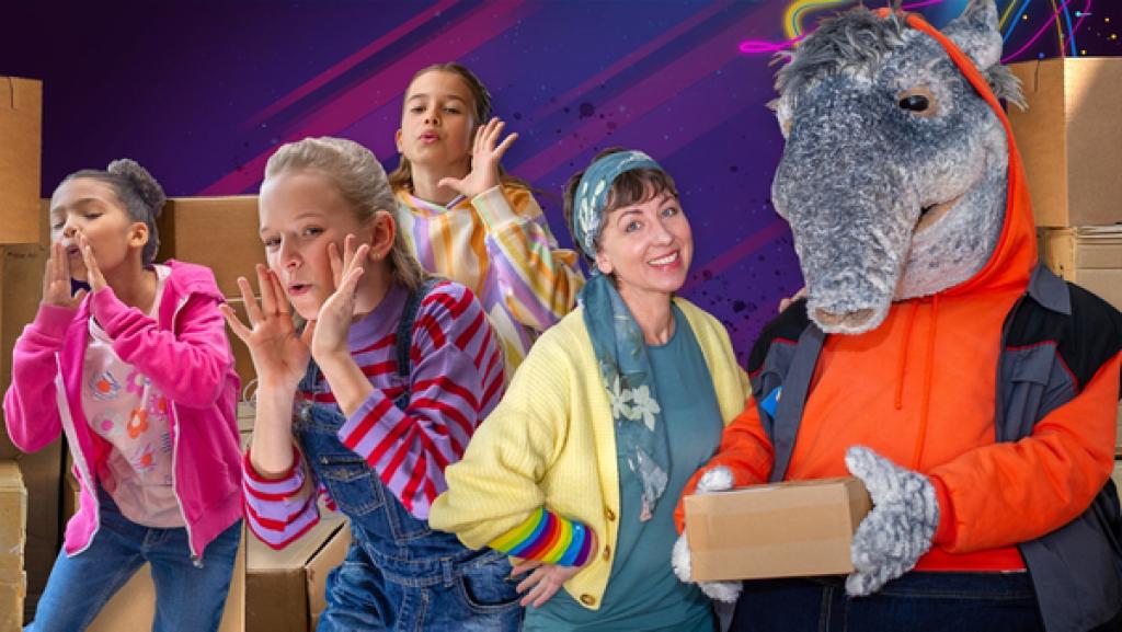 TanzTapir kommt als Paketbote ziemlich aus der Puste. Volker und Mai Cocopelli motivieren ihn bei der Arbeit mit ihren Songs. Als Tom dazustößt und mit anpacken möchte, verursacht er jedoch nur Chaos. Zum Glück helfen die TanzAlarm Kids dabei, dass alle Pakete noch pünktlich ausgeliefert werden.