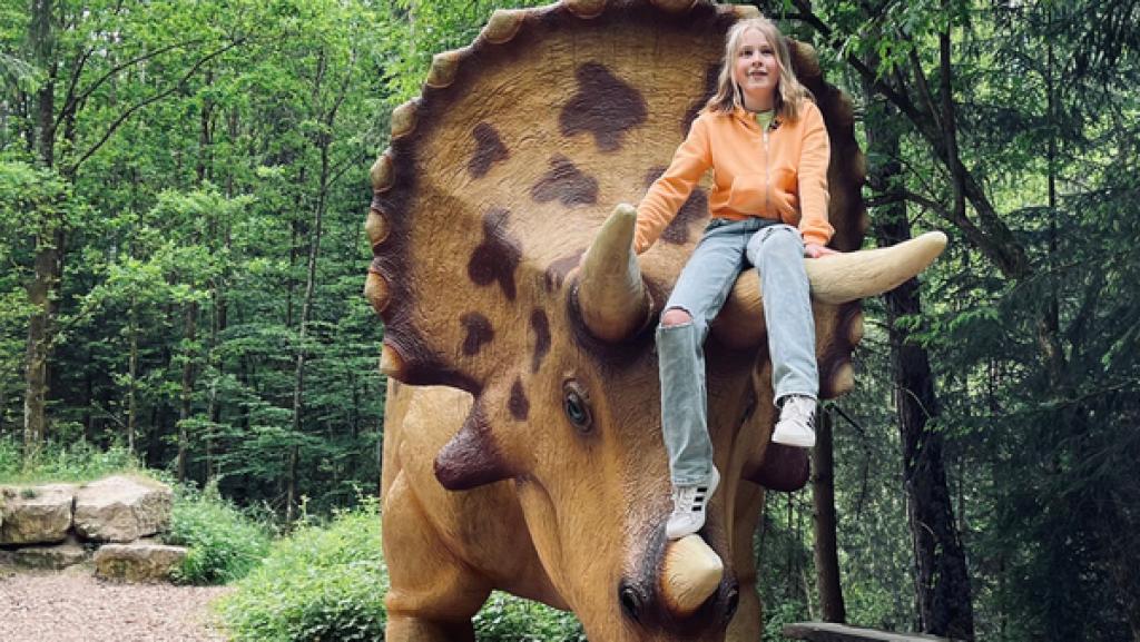 Tigerenten-Reporterin Jule im Dino-Park