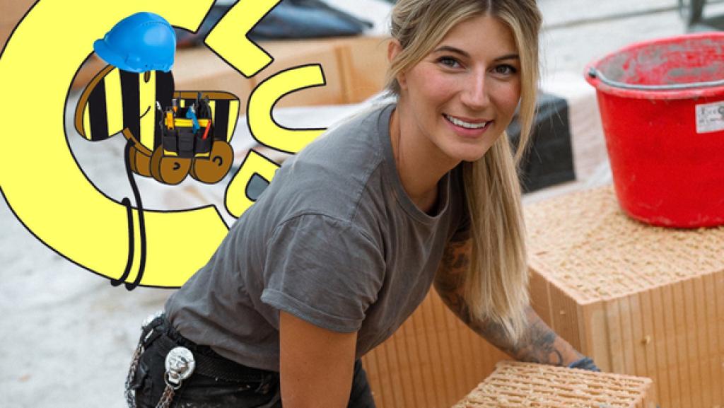 Maurerin Julia Schäfer bei der Arbeit