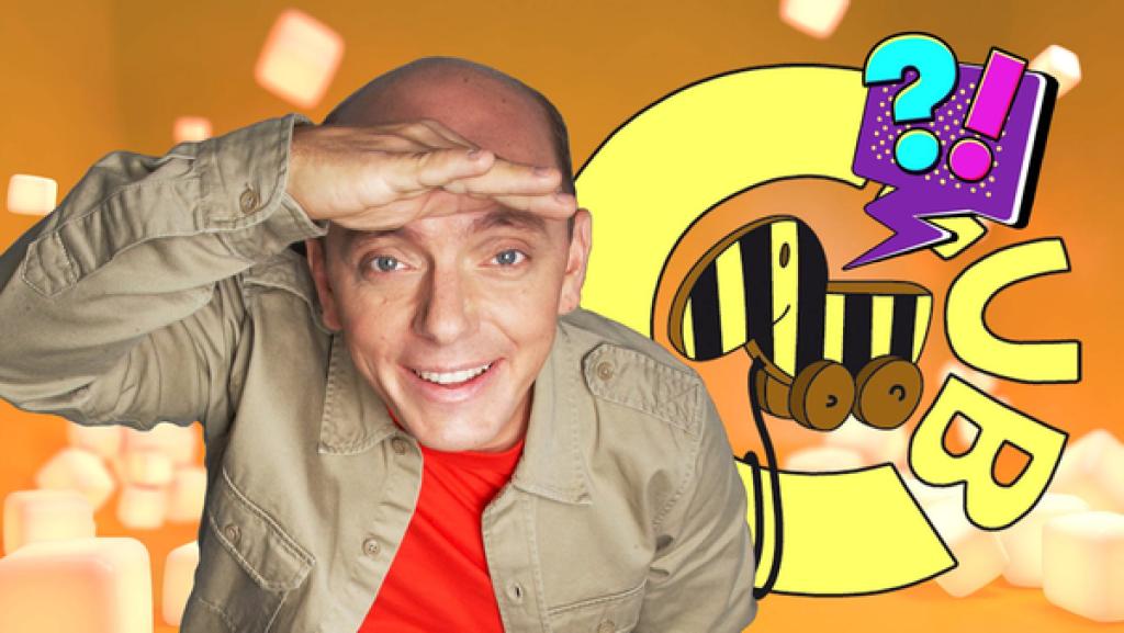 Bernd Hoëcker schaut neugierig in die Kamera