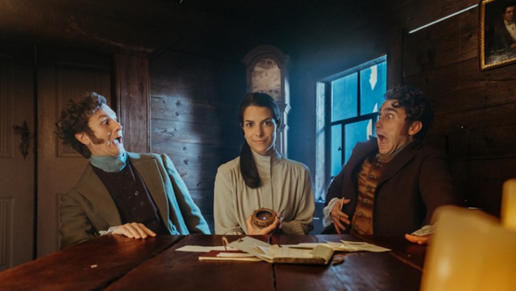 Rechte: ARD/hr/KiKA/Sabine Finger In unheimlicher Stimmung landet Clarissa mitten in der Märchenstunde.