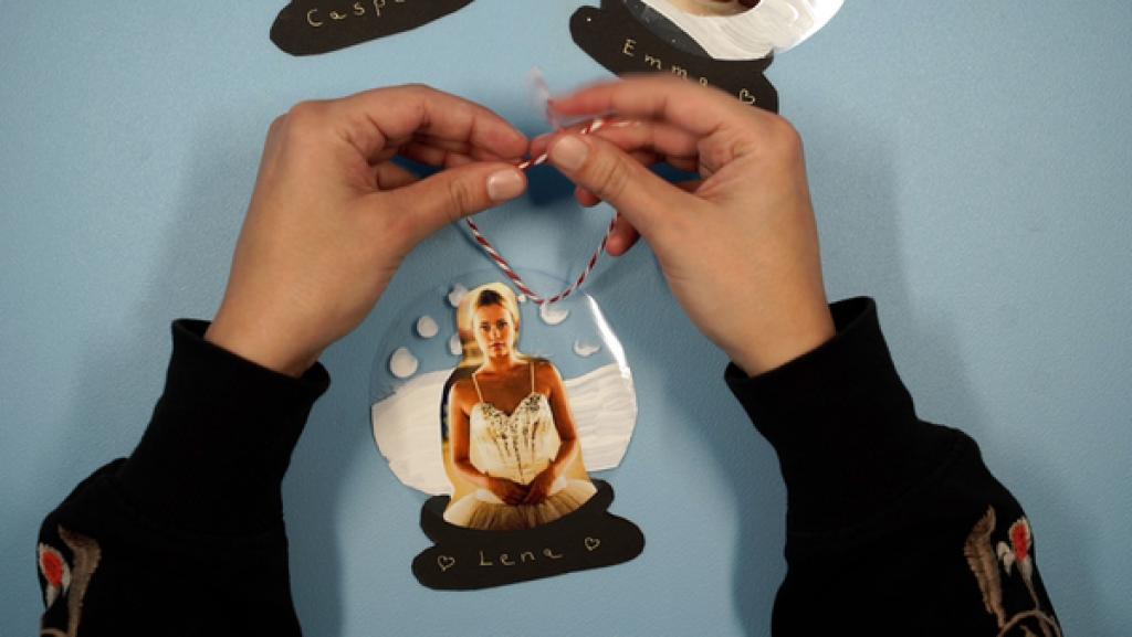 Weihnachtsbaum-Anhänger selbst gemacht | Rechte: KiKA Weihnachtsbaum-Anhänger