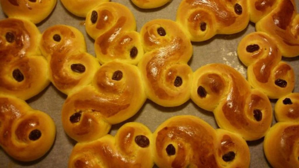 lussekatter | Rechte: colourbox.com Schwedisches Weihnachtsgebäck "lussekatter"