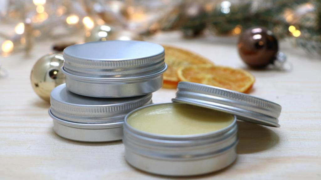 Naturkosmetik | Rechte: KiKA Weihnachtliche Creme-Döschen